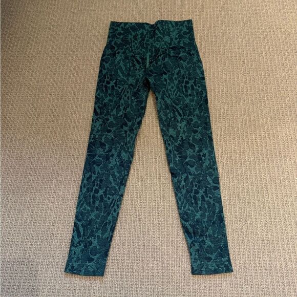 Gymshark Adapt Animal Seamless
Leggings - Butterfly - size xs - Picture 2 of 5